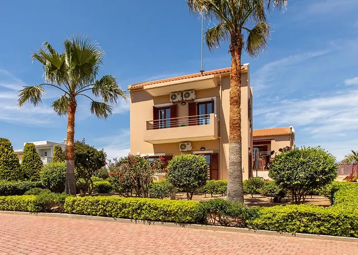 Gold Crest Home In Drapanias Beach, Nopigia