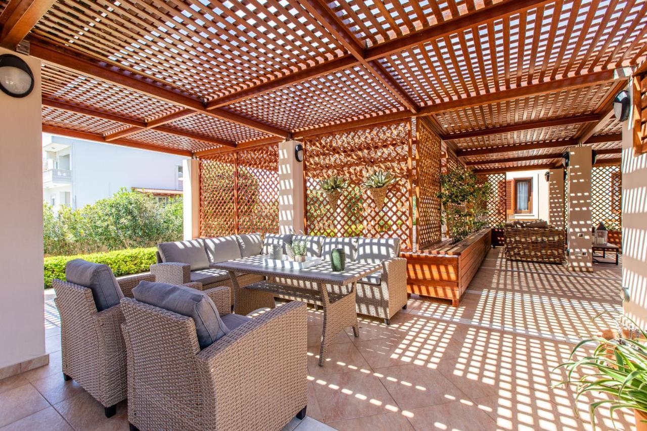 Villa Gold Crest In Drapanias Beach, Nopigia *